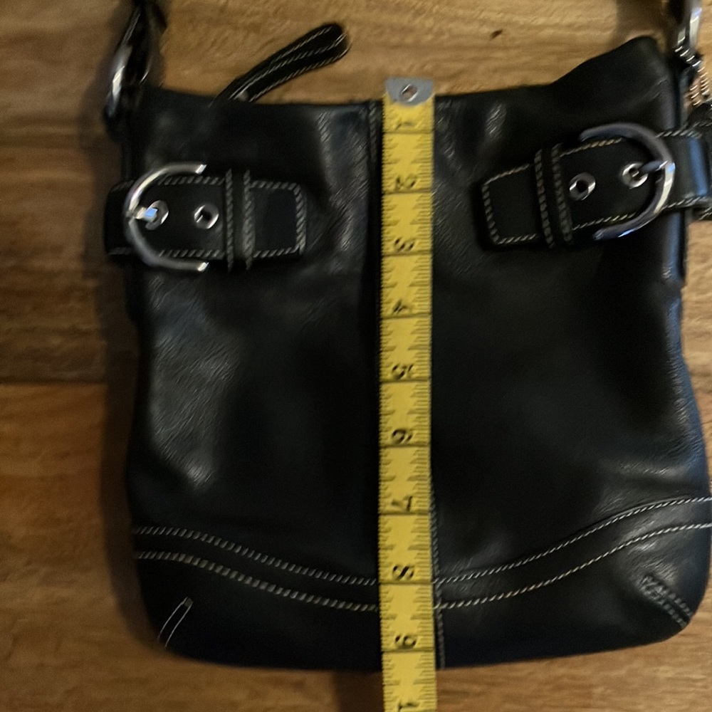 Coach black leather sm/med shoulder bag Serial no G05D-1453 - Picture 16 of 17